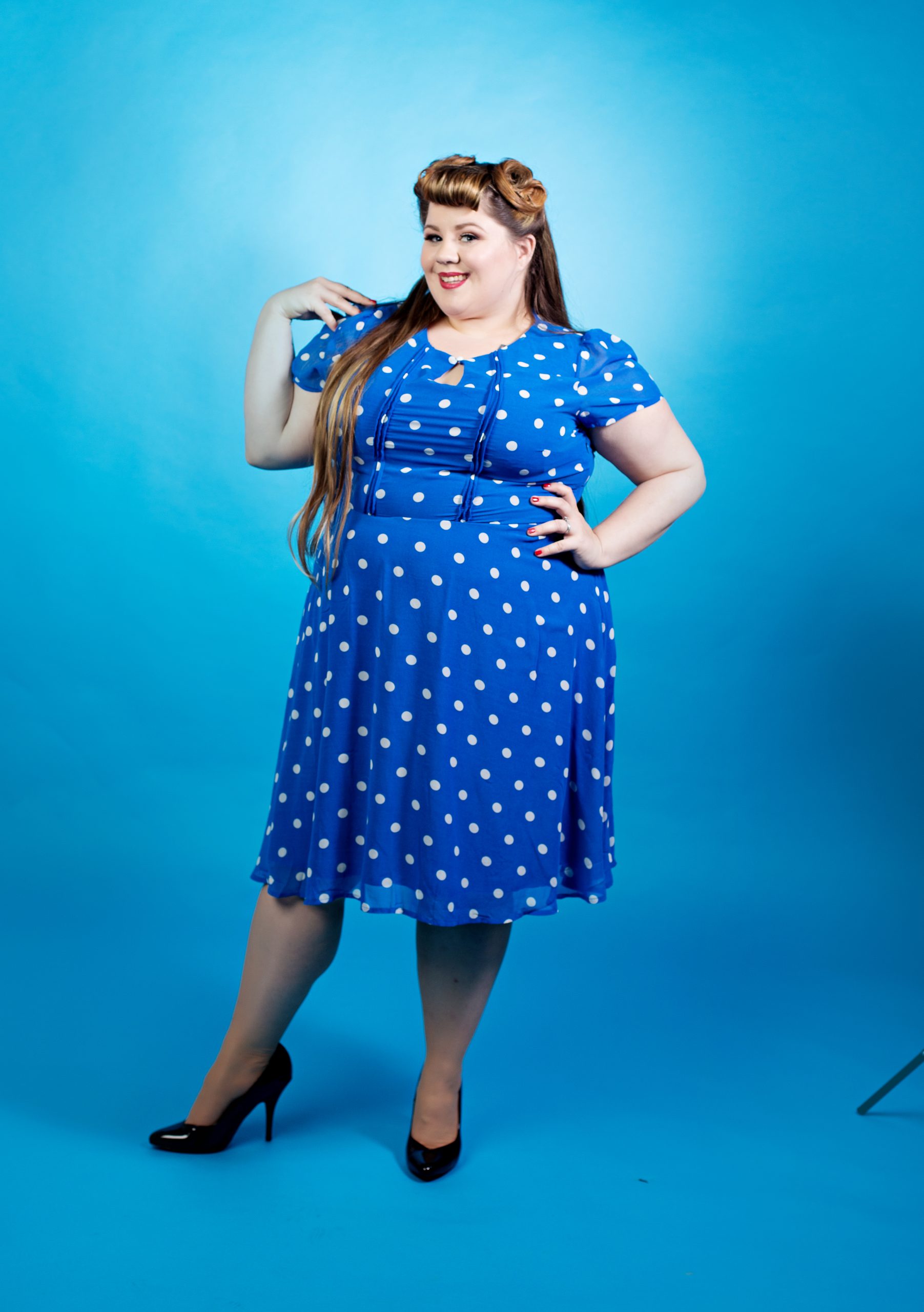 Pinup photography in Chicago with women in blue dress